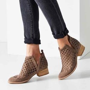 Jeffrey Campbell Taggart Ankle Booties